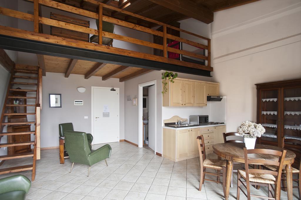 Cascina Clarabella Villa Iseo Cameră foto